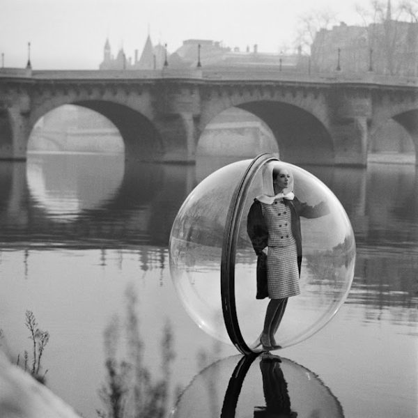 How they did it: The Bubble Girl in Paris, 1963