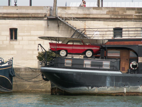The Amphibious Car that Lives on the Seine in Paris
