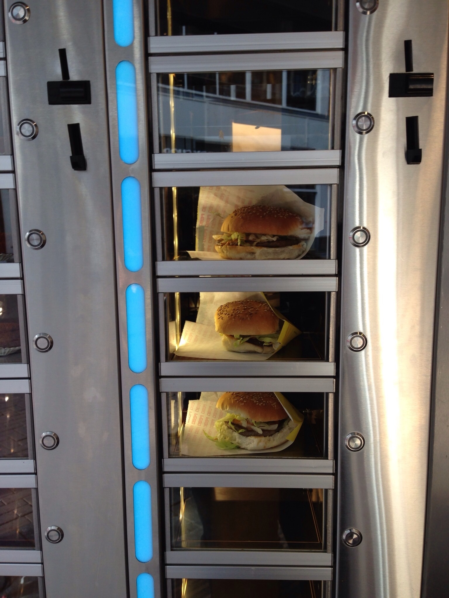 Amsterdam's Automats: Heated Vending Machines Offering Instant Snacks