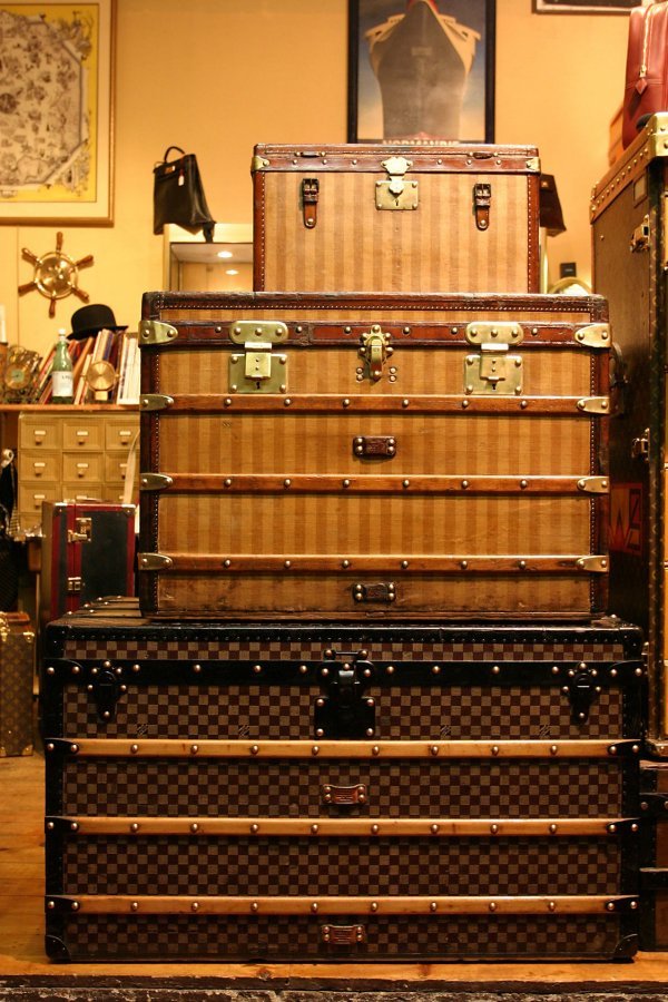 Coffee table Louis Vuitton trunk - Des Voyages - Recent Added