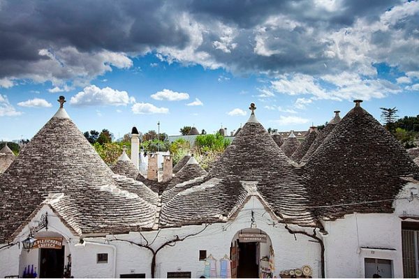 Alberobello: Staying in an Italian Hobbit Town