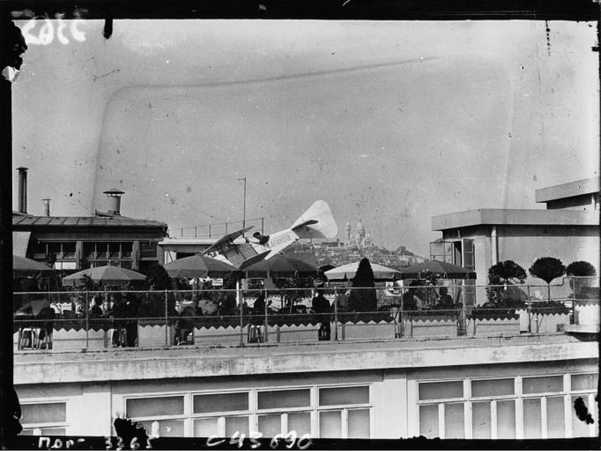 Landing on the roof of the Galeries Lafayette