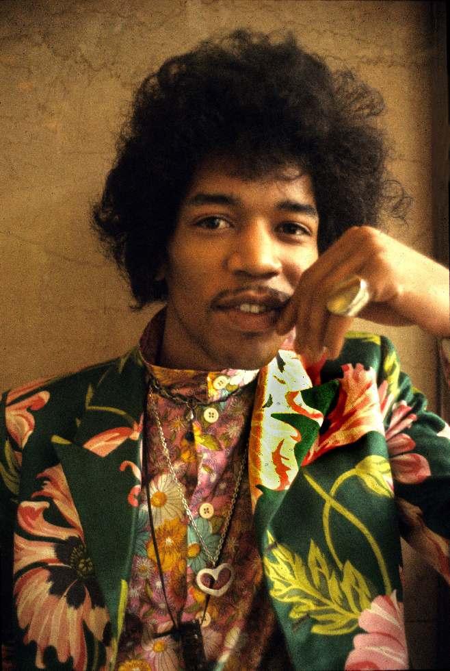 Overgave Inademen Leerling 10 Jimi Hendrix Looks to Inspire an Epic Vintage Shopping Spree