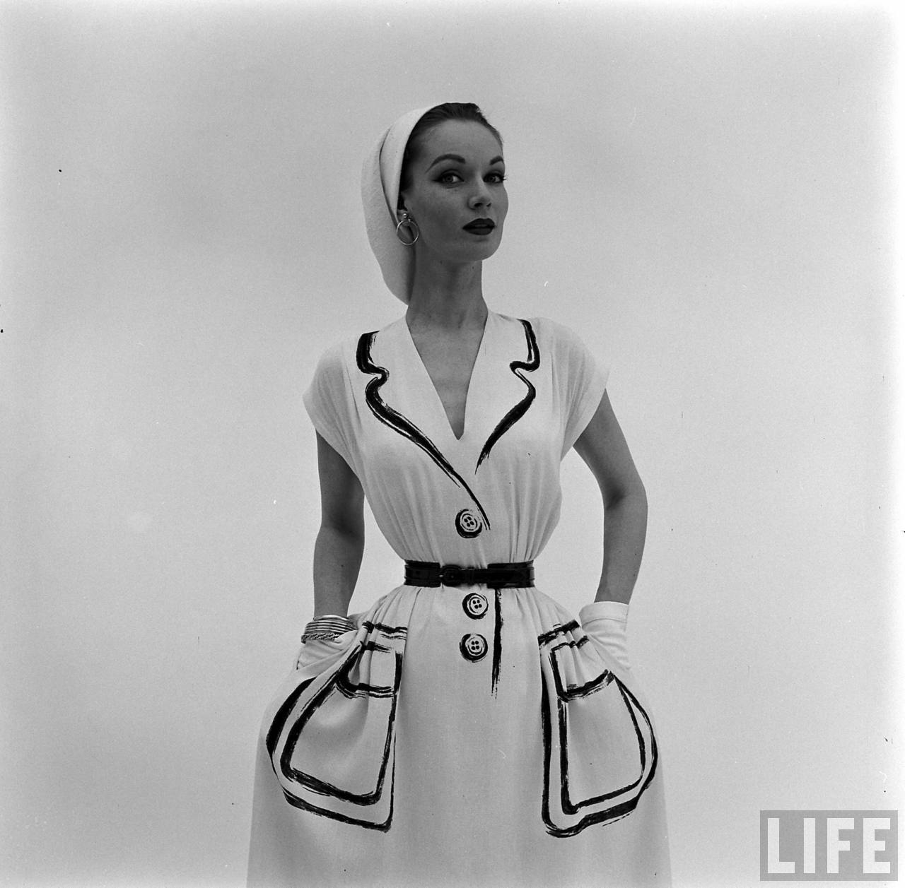 This Hermès Collection circa 1952 Needs a Comeback