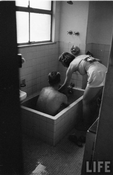 An Intimate Look Inside a 1950s Tokyo Bath House