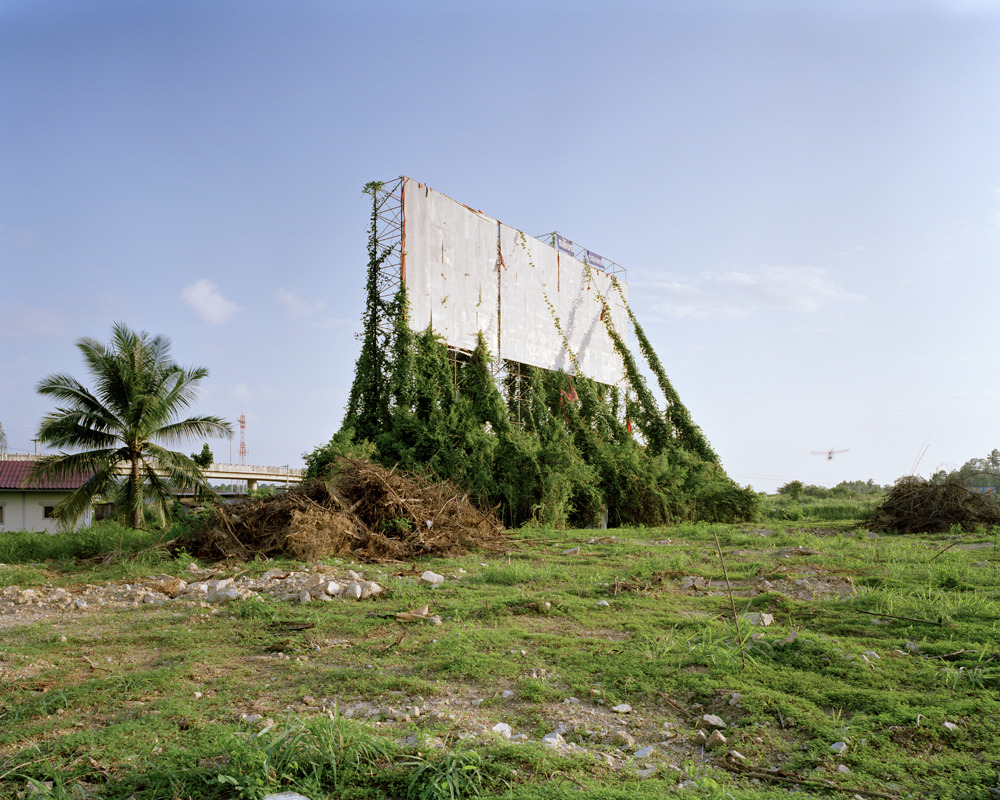 abandonedsigns3