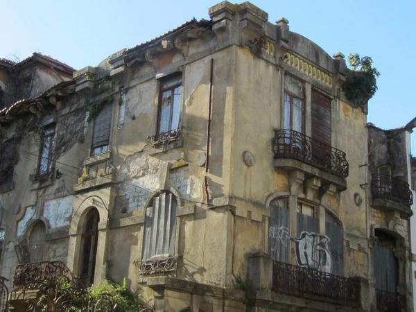 Ghetto Tourism: Take a Free Tour of Run-Down Portugal