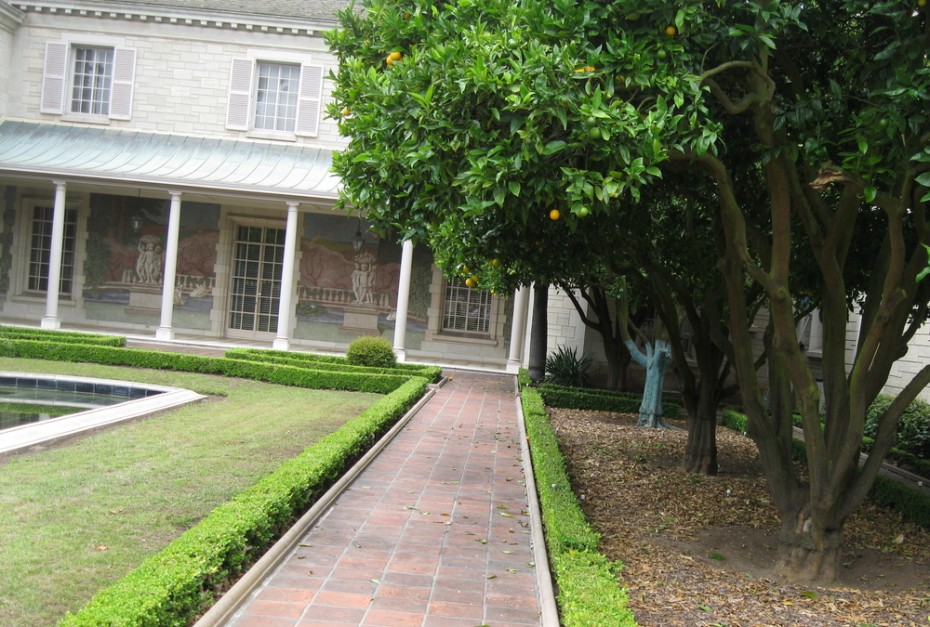 Estate of Huguette Clark from EmptyMansionsBook.com