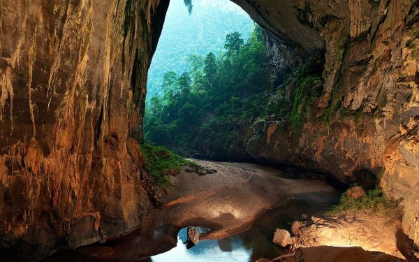 The Largest Cave in the World, Complete With Its Own River, Jungle, and Climate