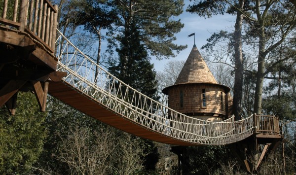 Living-the-Highlife-Childrens-Tree-House-10-1-600x355