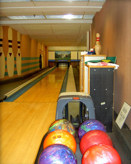 bowling-alley-c1985