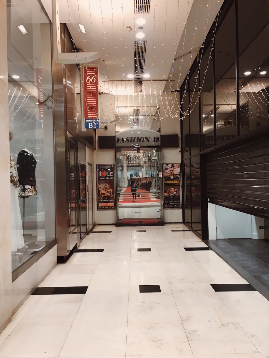 The Ghost Shops of the Champs Elysées