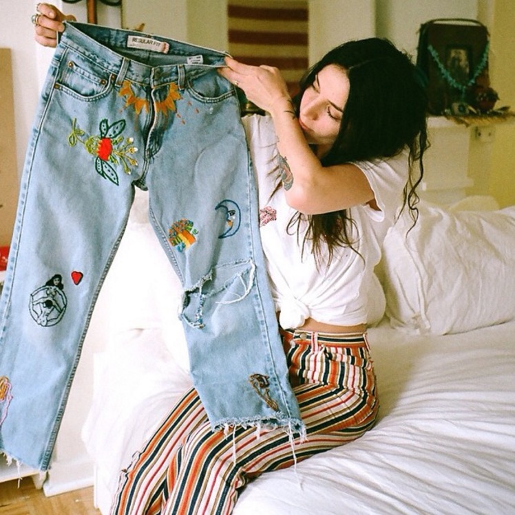 Embroidered discount levi jeans