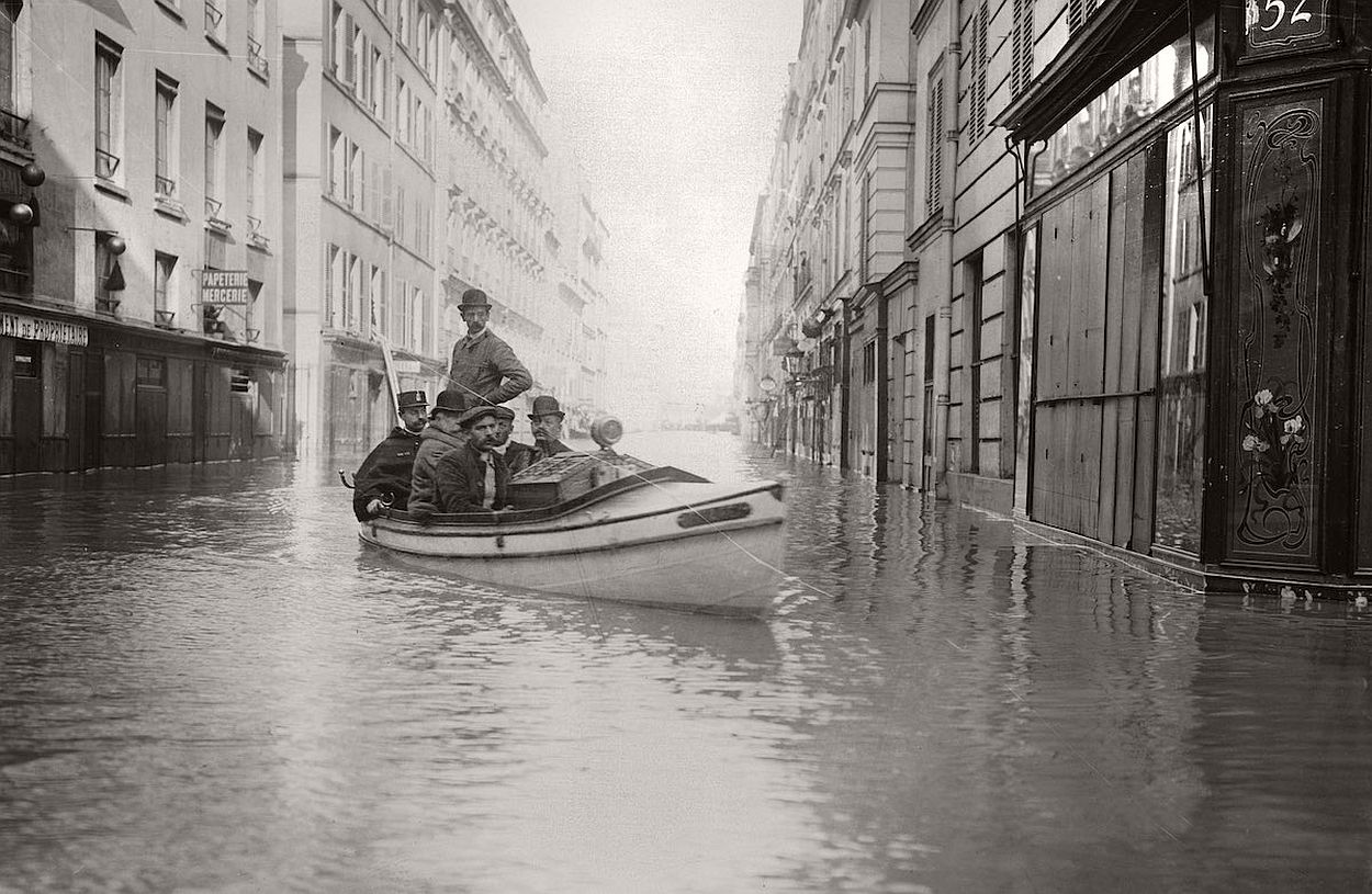paris-underwater-great-flood-1910-08