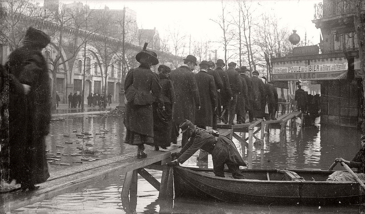 paris-underwater-great-flood-1910-14