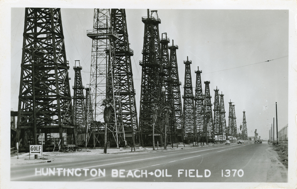 Huntington_Beach_Oil_Field_1370