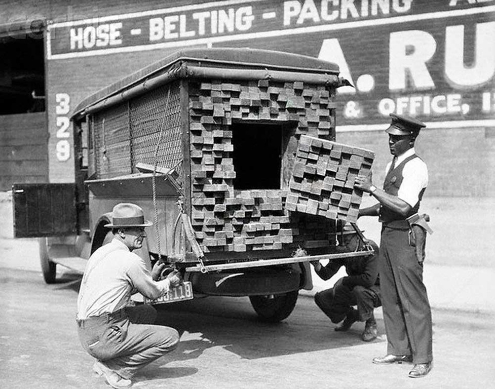 prohibition bootleggers cars