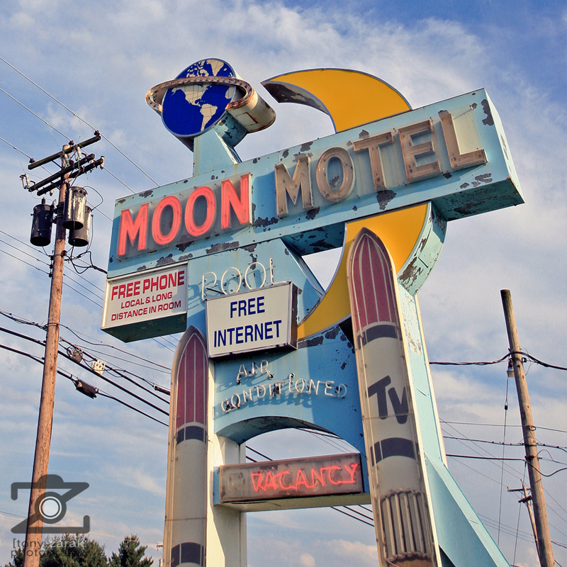 moonmotel