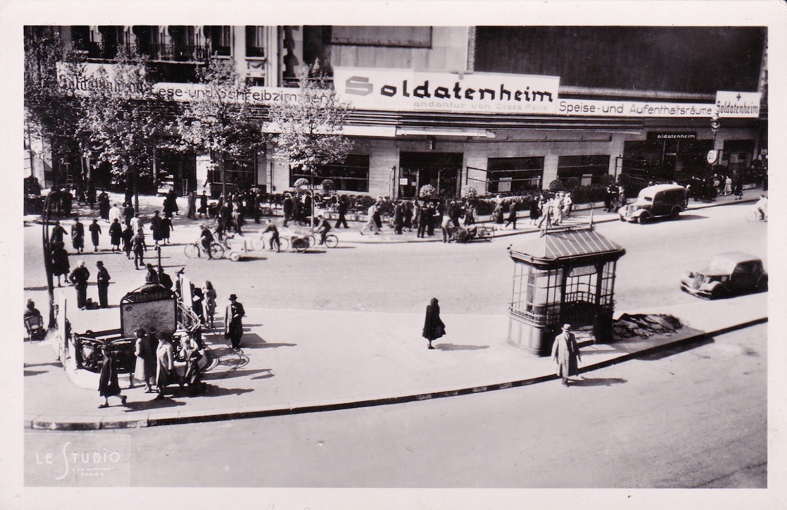 soldtatenheim-place-clichy1