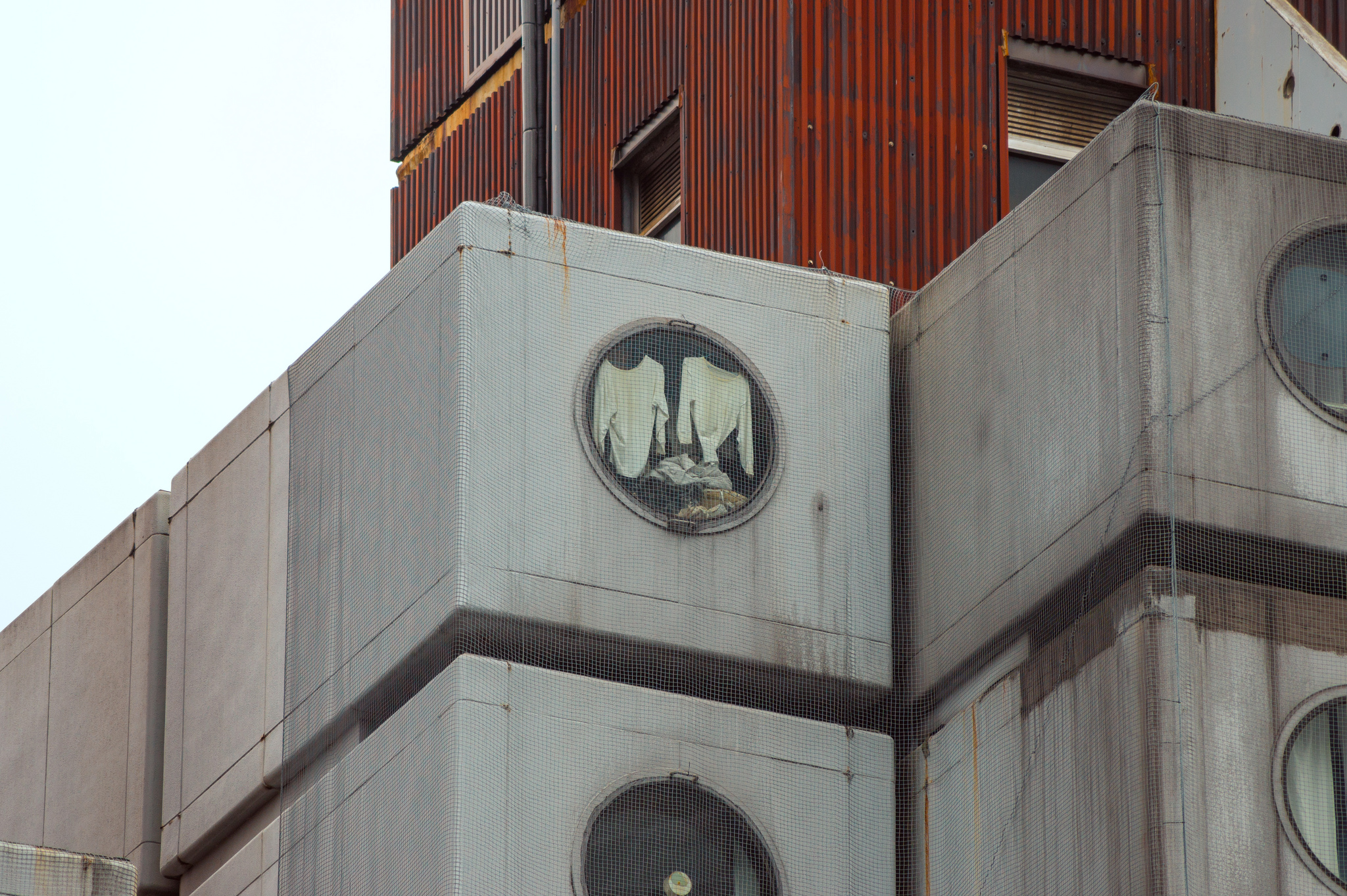 Inside Tokyo S Decaying 1970s Capsule Tower