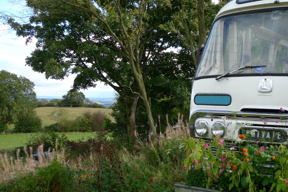 majestic-bus-small-home-19