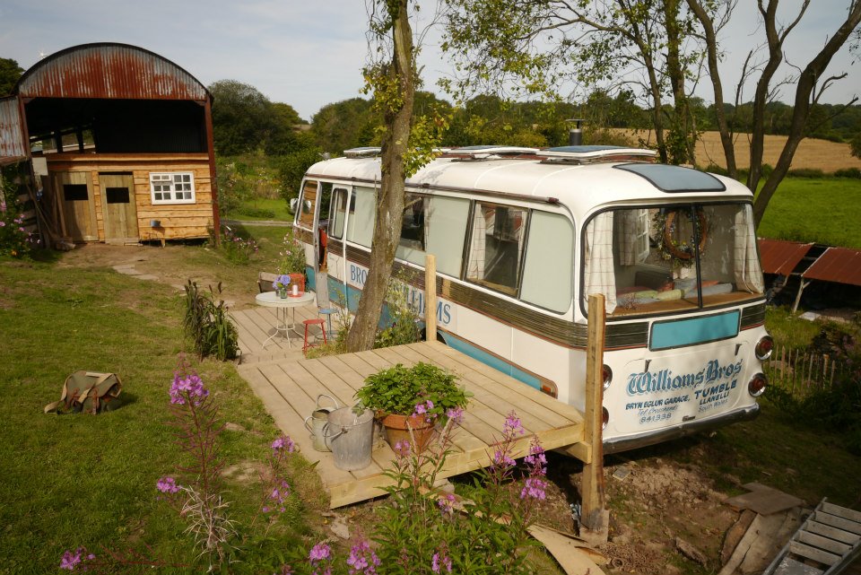 majestic-bus-small-home-8