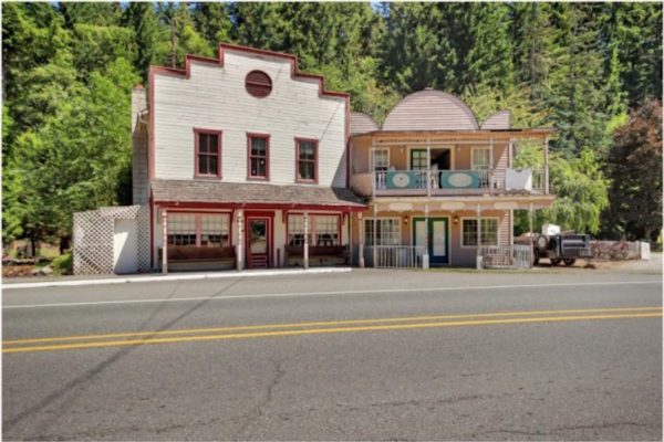 DIY Dad Buys a Derelict Fixer-Upper, Restores the Forgotten 1920s General  Store He Finds Inside It