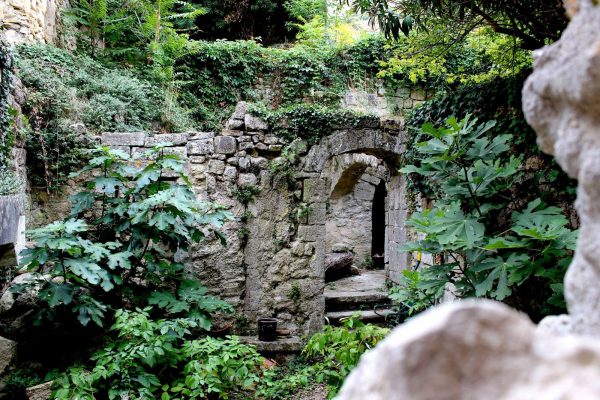 Exploring a Ghost Village in Provence