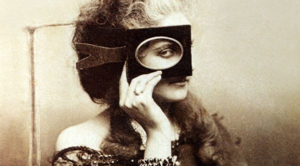 The Selfie-Obsessed Countess of Vanity
