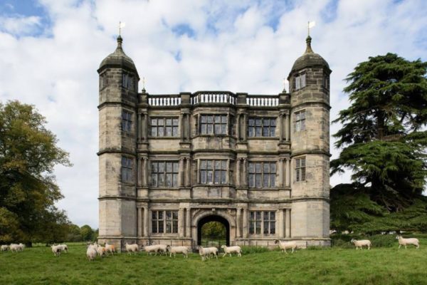 5 Fairytale Sleepovers in Case You Don’t Win that Night at Downton Abbey