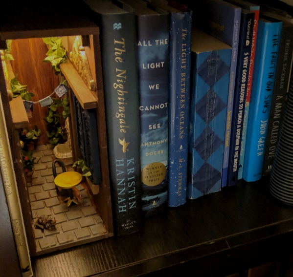 Miniature Book Nooks Belong on Every Bookshelf, It's Just a Matter of Time