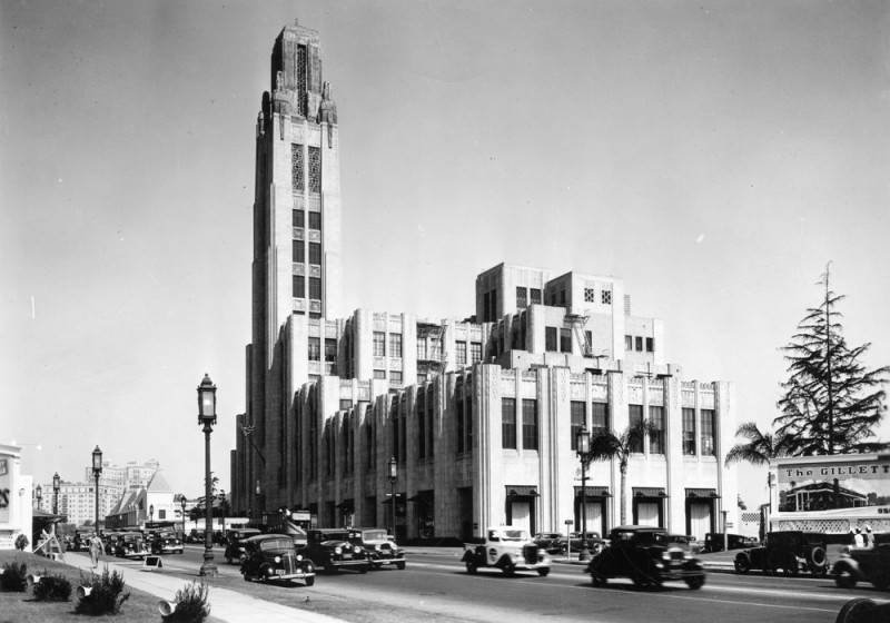 Beverly Center openes 1981 Bullock's Department Store Beve…