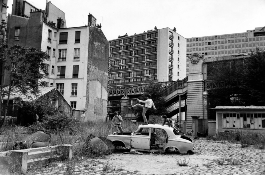 A Forgotten Humanist Photographer of Paris