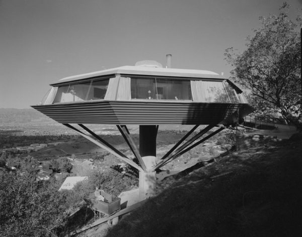 A Brief Compendium of Modernist Homes for Movie Villains with Flawless Taste